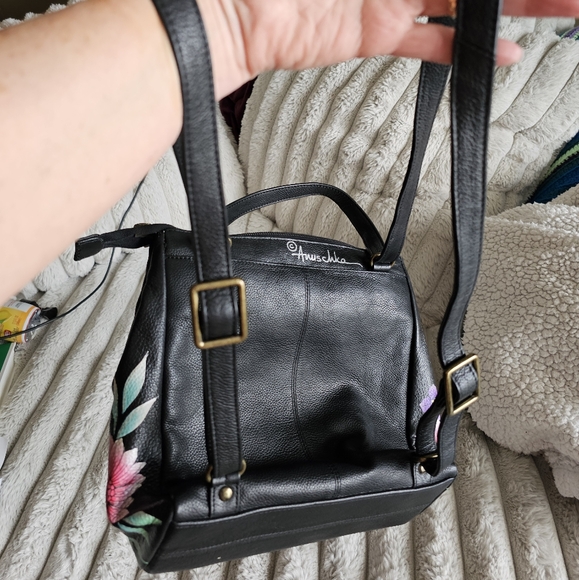 Anuschka Hand-Painted Leather Covertible Crossbody/Backpack - Picture 6 of 10